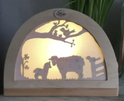 Atelier De Noest - Silhouet Voor In Lamp, Lente
