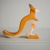 Holztiger Kangoeroe Met Baby Van Hout