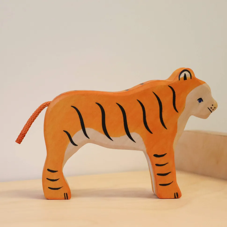 Holztiger Tijger Van Hout, Staand