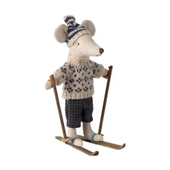Winter Muis, Dad Met Skiset